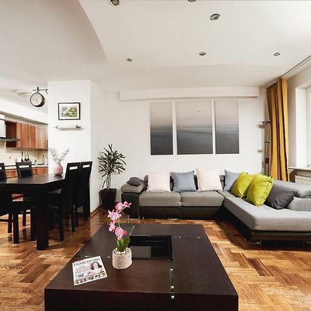Lumina Spacious Apartment Near The Railway Station Warschau Buitenkant foto
