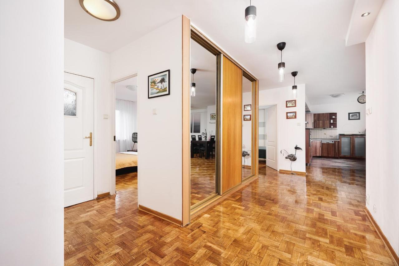 Lumina Spacious Apartment Near The Railway Station Warschau Buitenkant foto
